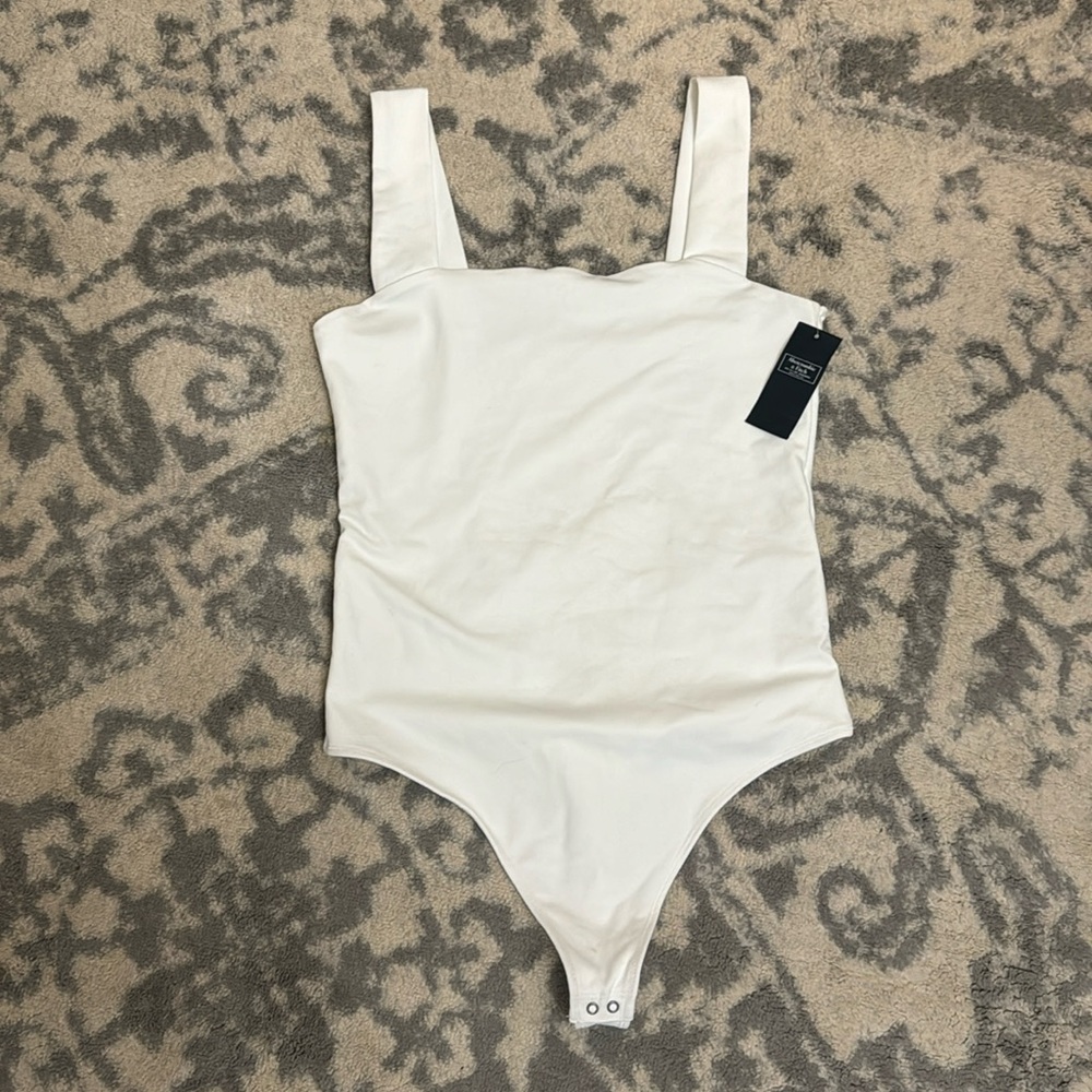 NWT Abercrombie & Fitch White body suit sz medium